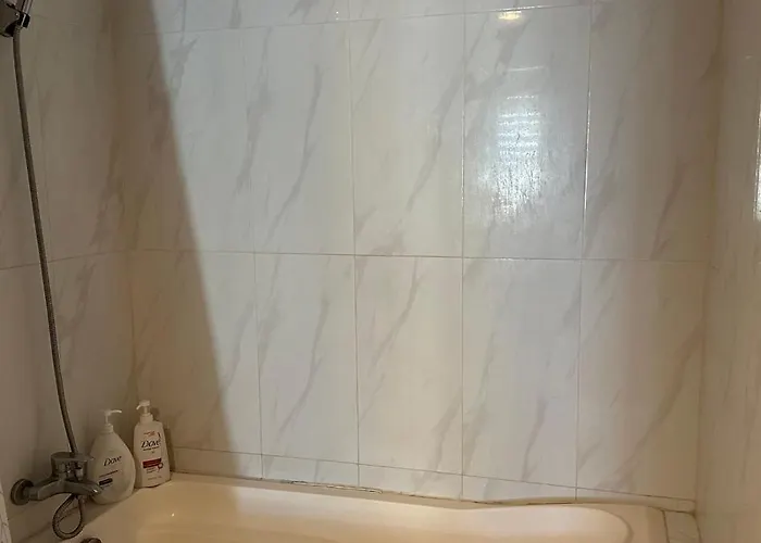 Suites De Marina 2 With Netflix Aparthotel Manila
